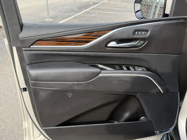 Used 2024 Cadillac Escalade Premium Luxury RWD image 10