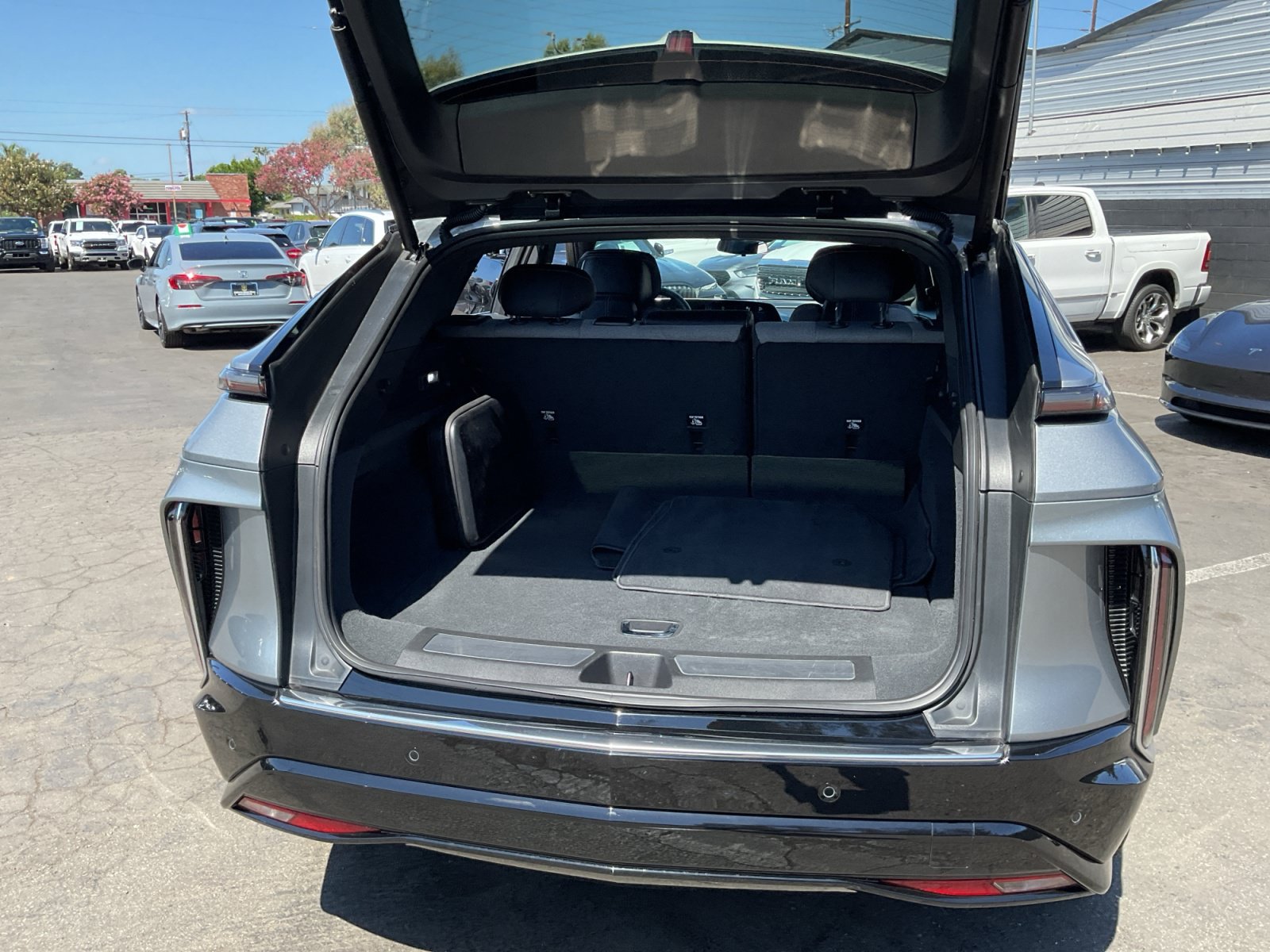 Used 2024 Cadillac Lyriq Tech RWD image 26