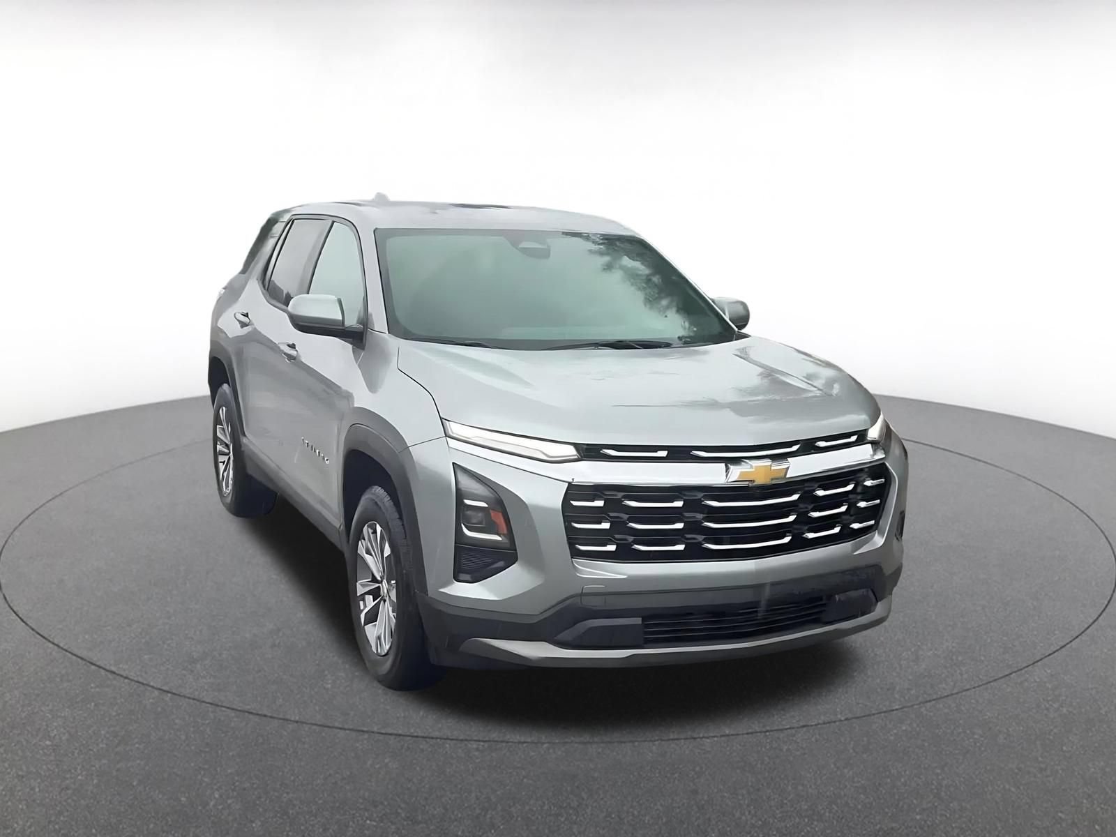 Used 2025 Chevrolet Equinox LT FWD image 3