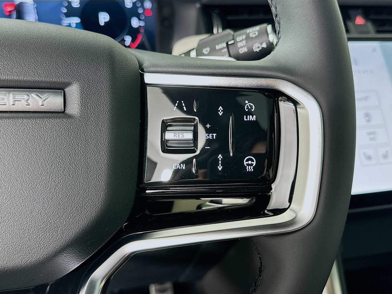 New 2026 Land Rover Discovery Sport Landmark AWD/4WD image 20