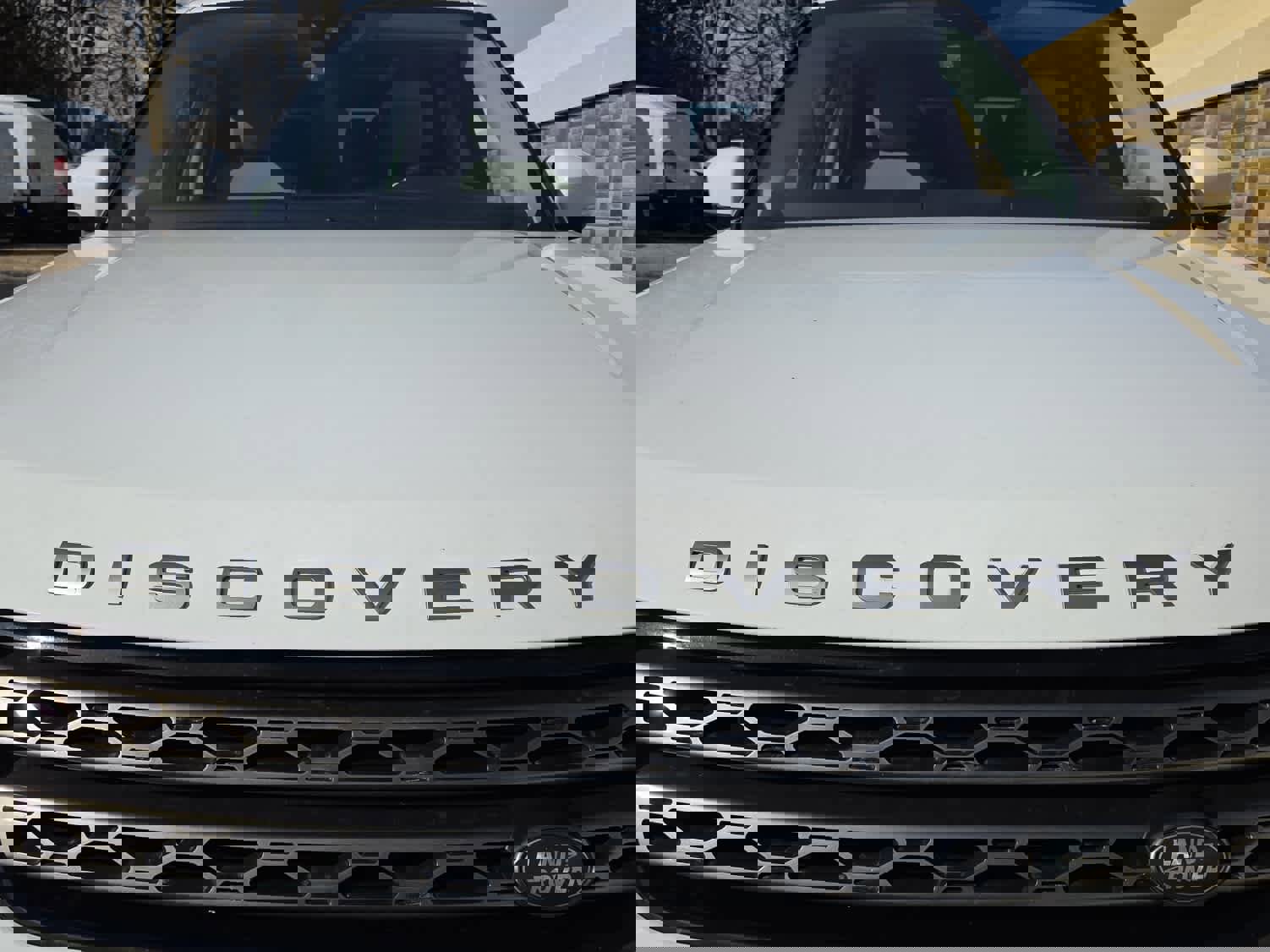 Used 2017 Land Rover Discovery SE image 6