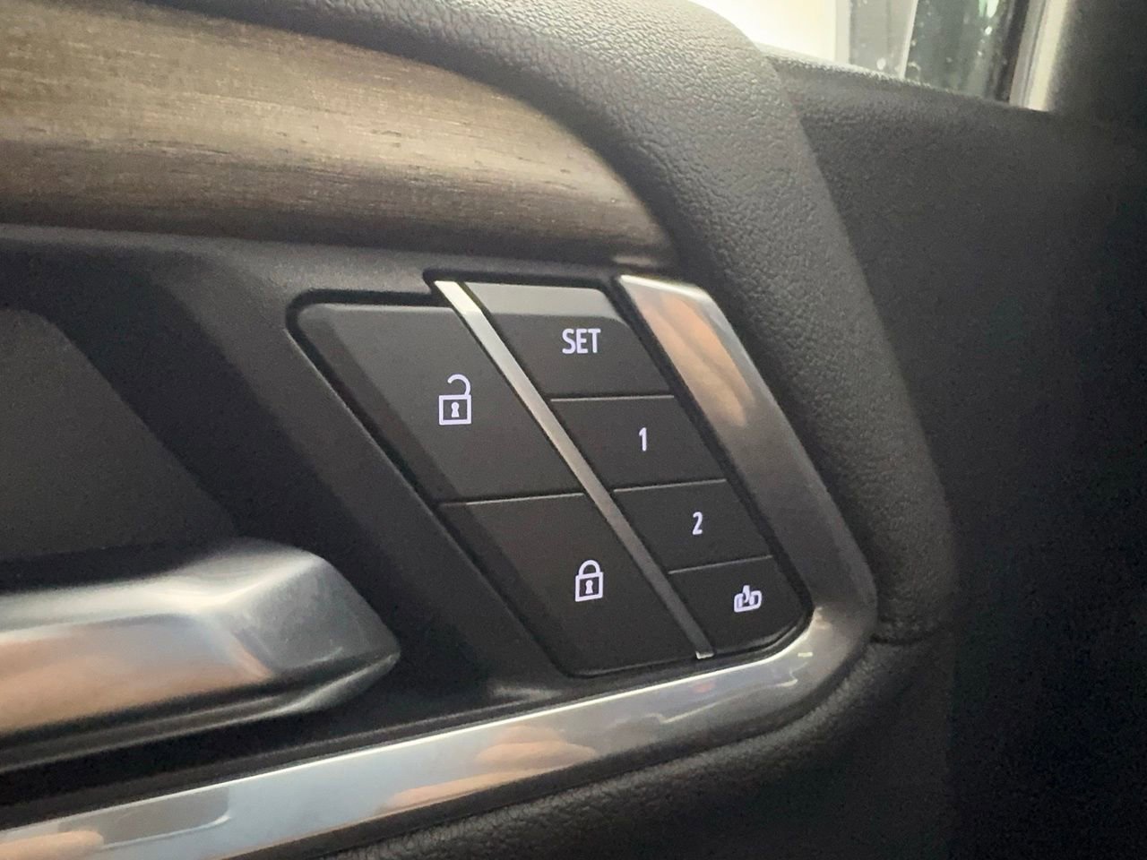 Used 2025 Chevrolet Silverado 1500 High Country w/ Technology Package image 30