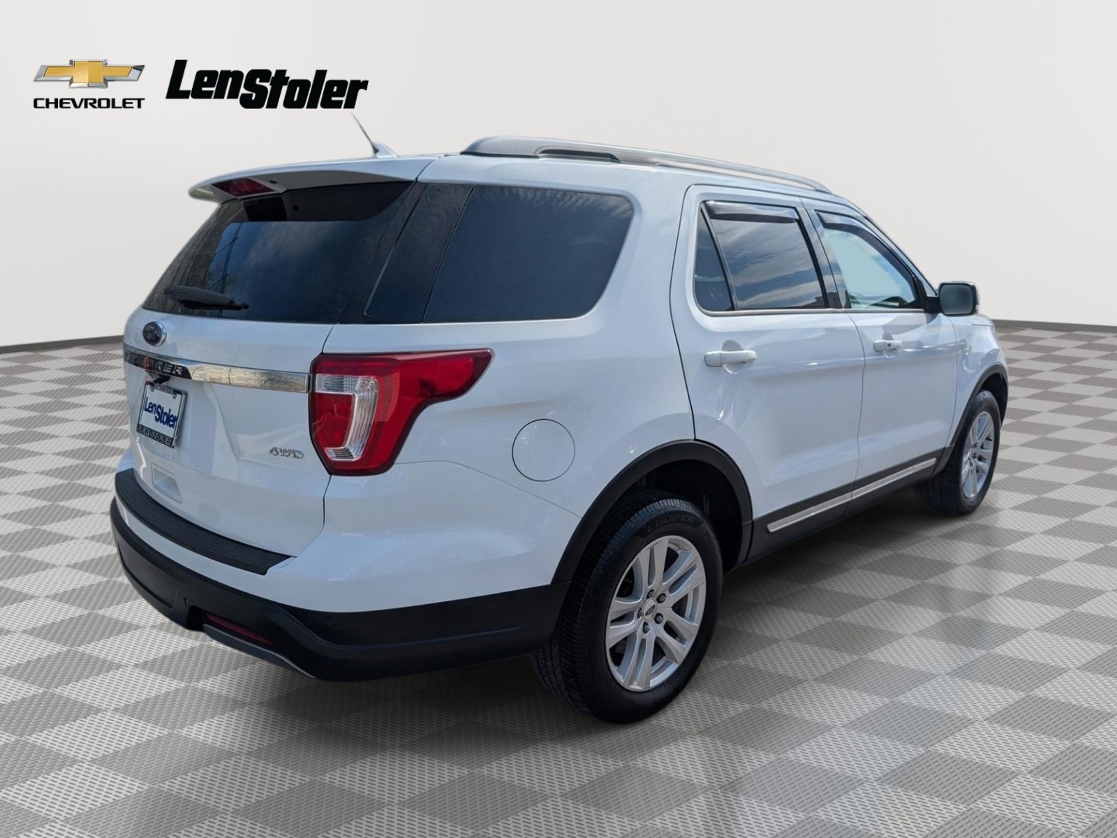 Used 2019 Ford Explorer XLT w/ Equipment Group 201A image 5