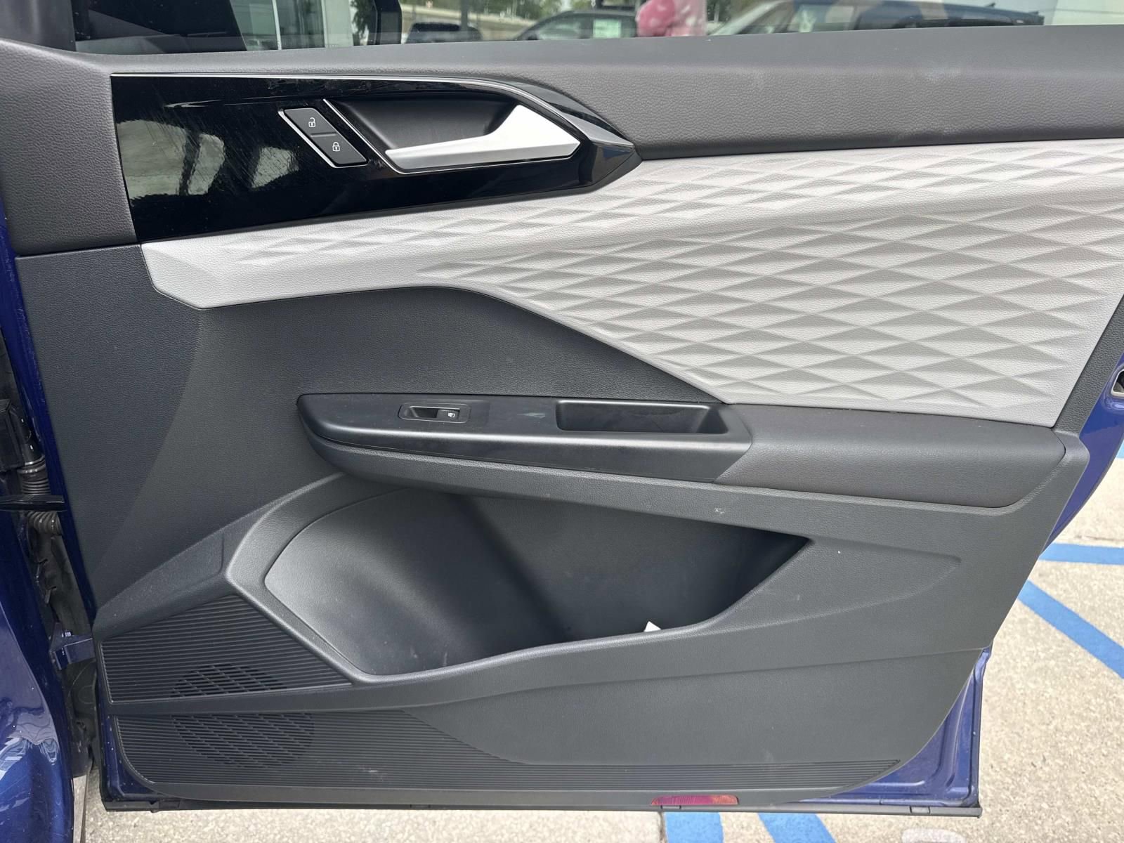 Used 2023 Volkswagen Taos S image 13