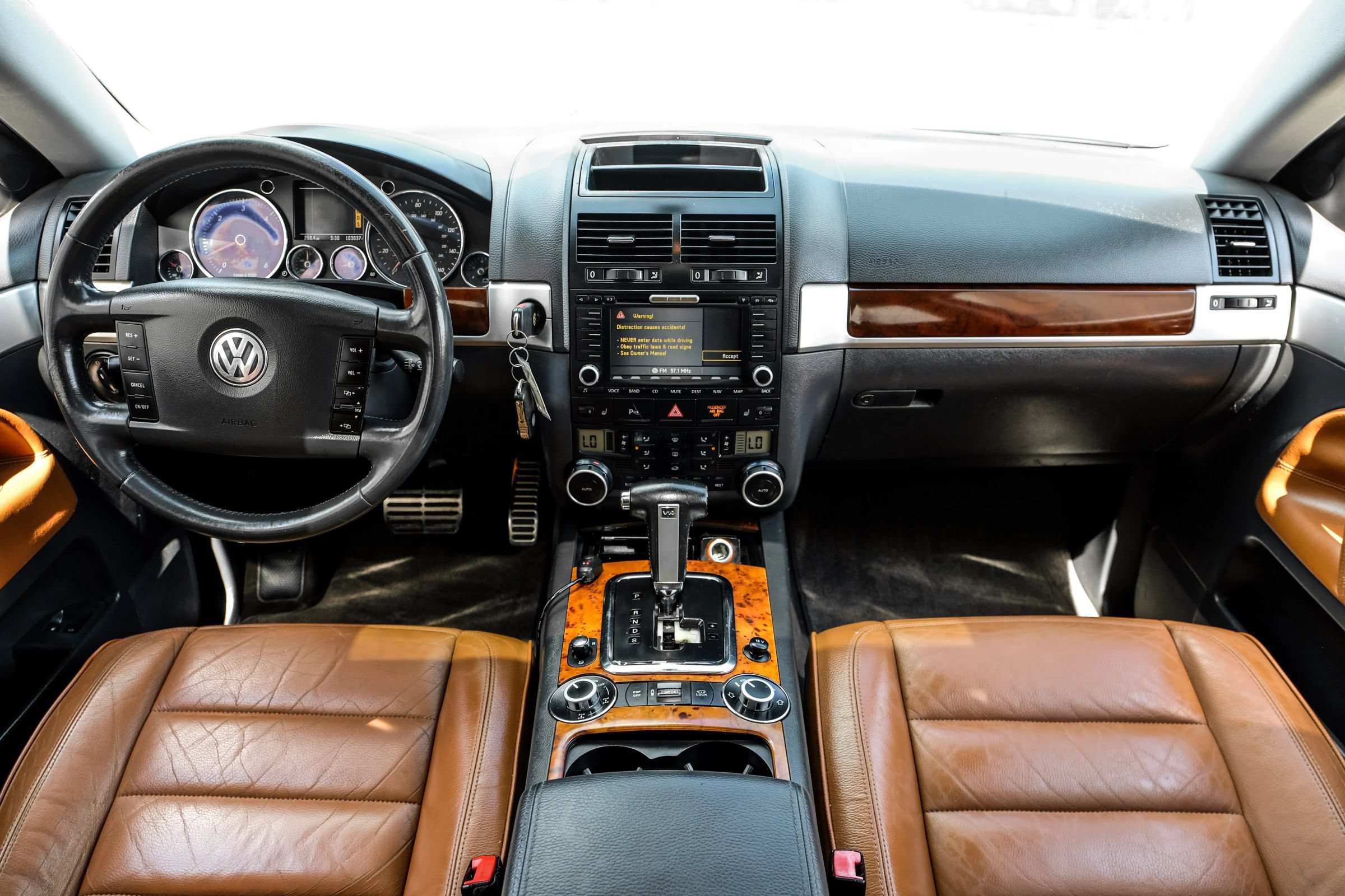 Used 2006 Volkswagen Touareg V10 TDI AWD/4WD image 16