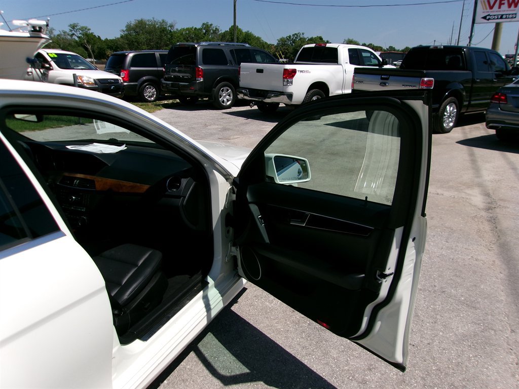 Used 2012 Mercedes-Benz C 300 4MATIC Sedan w/ Lighting Pkg image 21