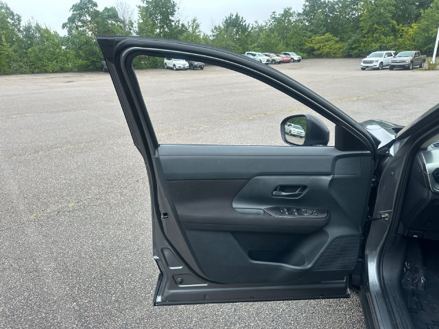 Used 2025 Nissan Kicks S FWD image 25