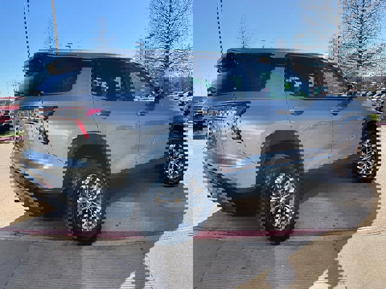 Used 2025 Chevrolet Equinox LT image 6