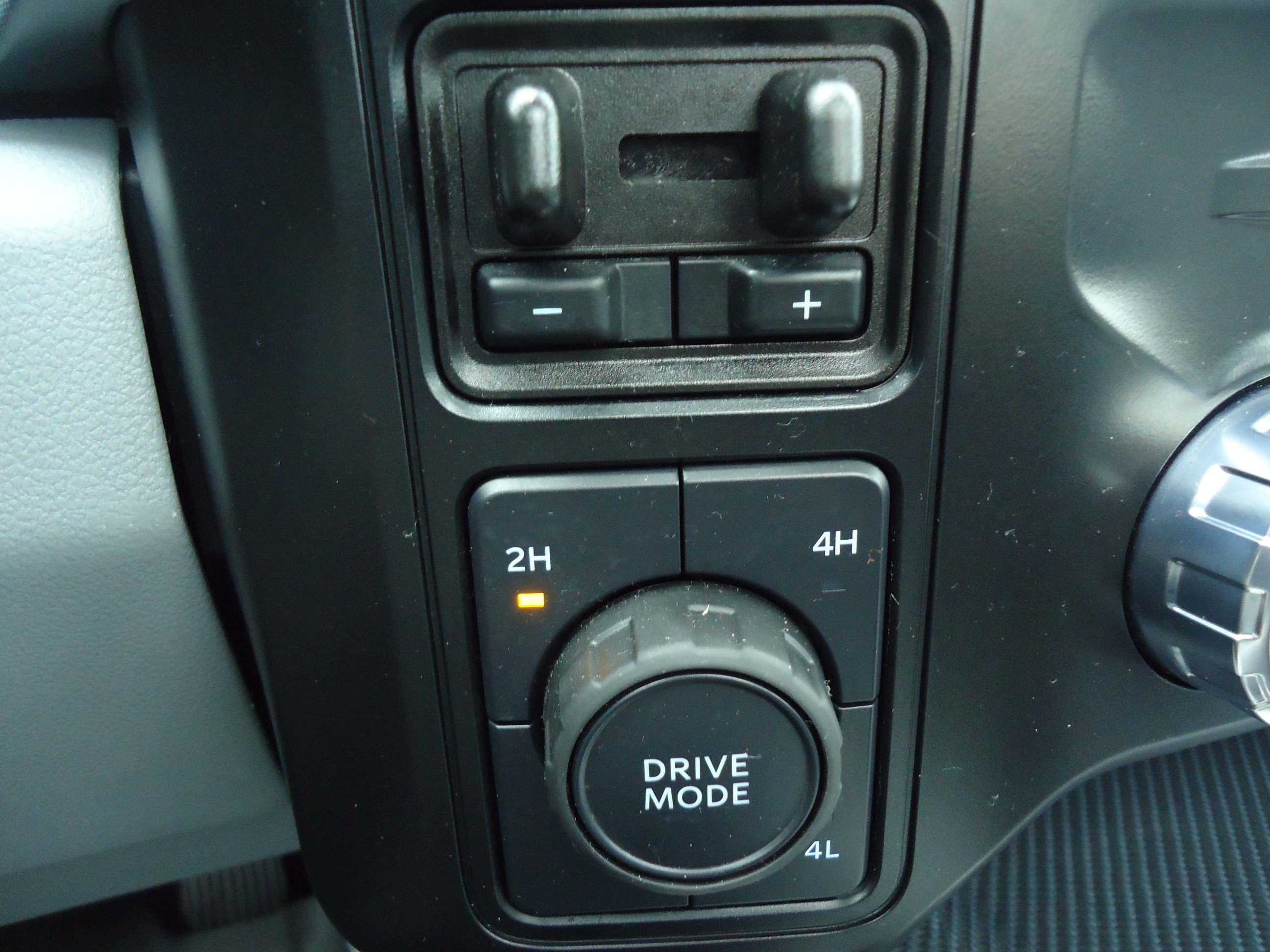 Used 2024 Ford F450 Limited w/ FX4 Off-Road Package AWD/4WD image 31