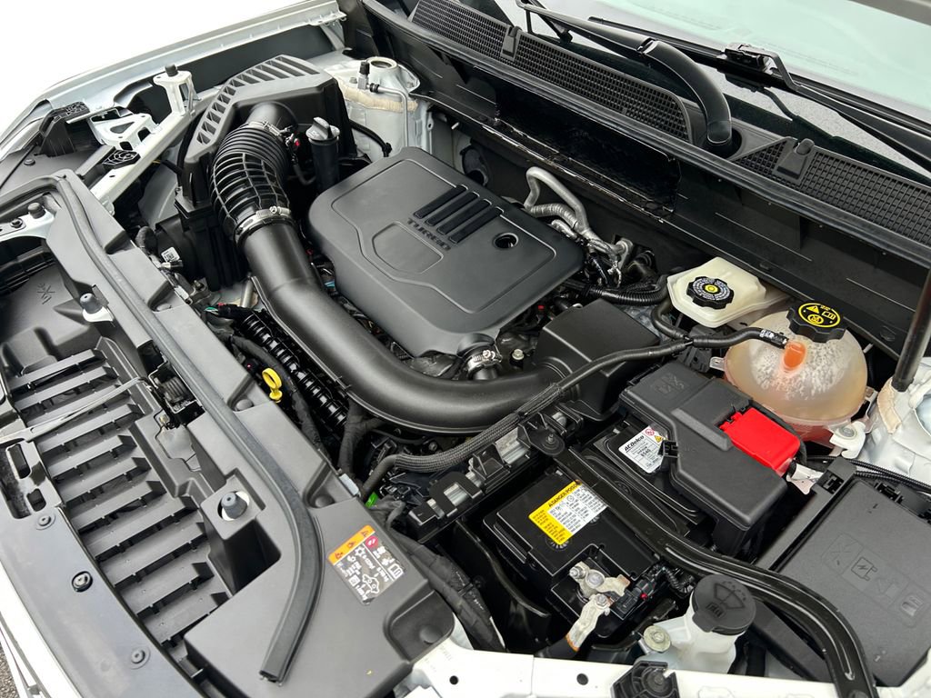 Used 2022 GMC Acadia SLE FWD image 30