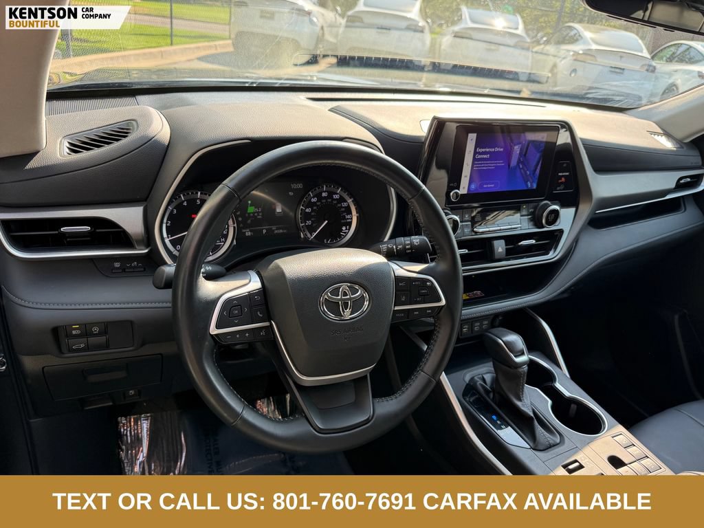Used 2025 Toyota Highlander XLE AWD/4WD image 25