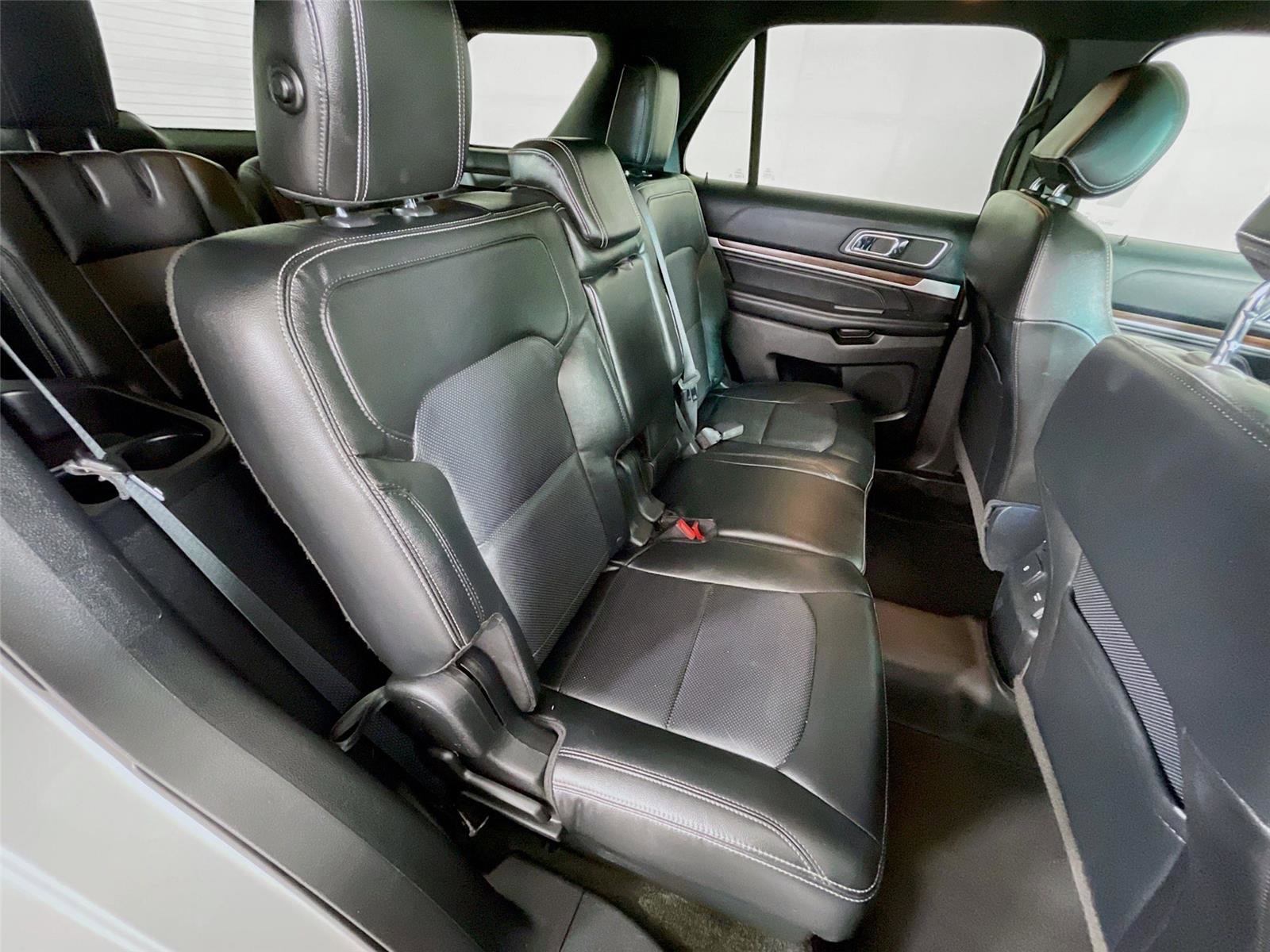 Used 2016 Ford Explorer Limited image 31