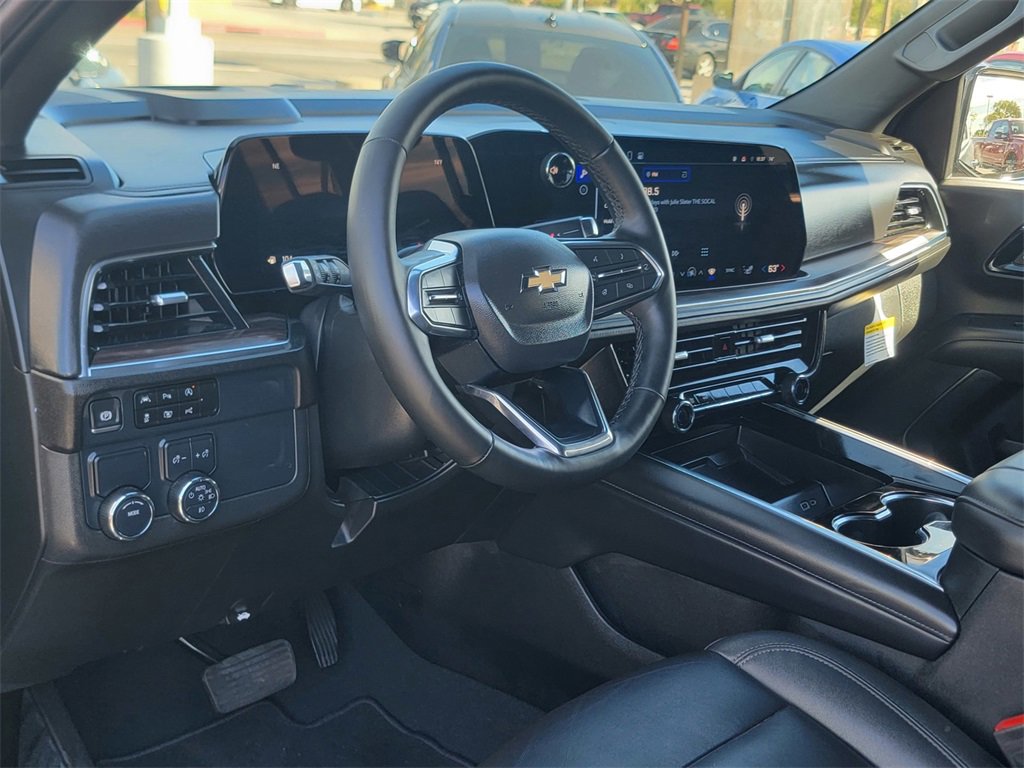 Used 2025 Chevrolet Suburban LT w/ Comfort Package image 12