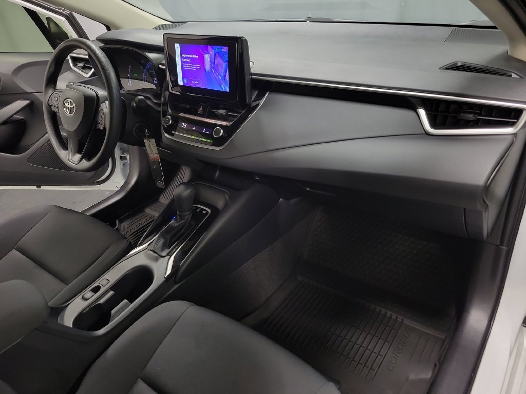 Used 2026 Toyota Corolla LE FWD image 33