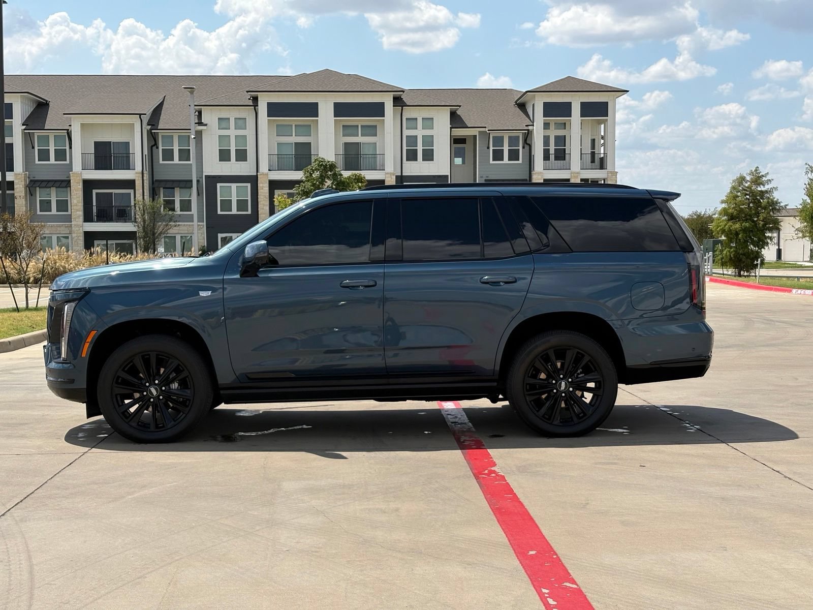 Certified 2025 Cadillac Escalade Sport AWD/4WD image 4