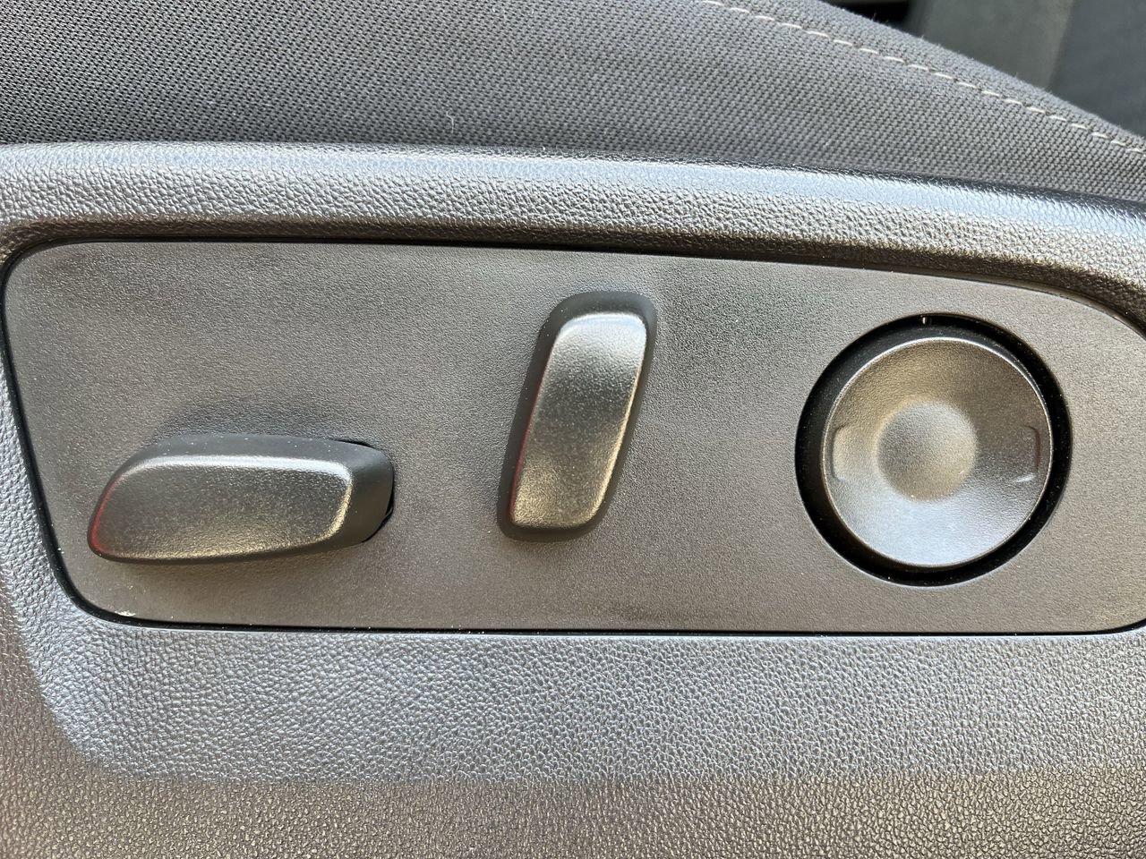 Used 2022 Chevrolet Silverado 1500 Custom image 23