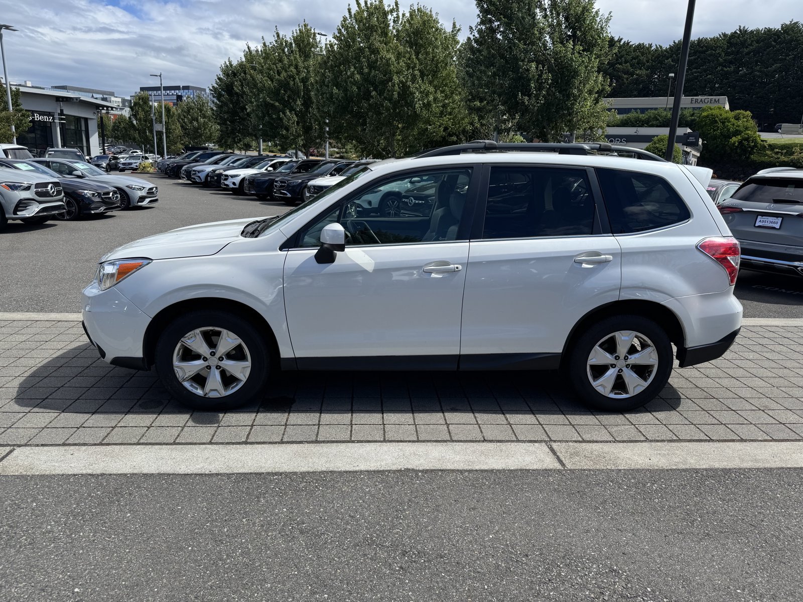 Used 2015 Subaru Forester 2.5i Limited AWD/4WD image 9