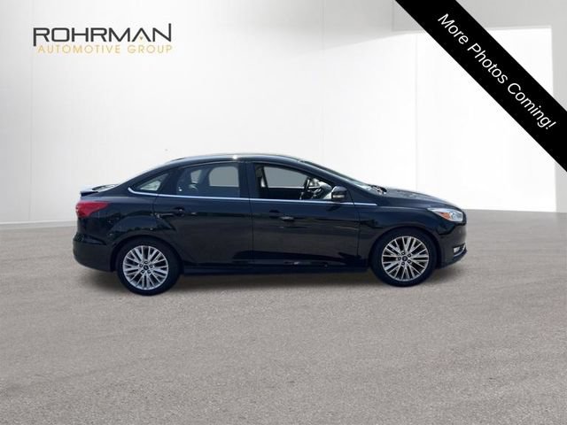 Used 2018 Ford Focus Titanium w/ Titanium Technology Package FWD image 4