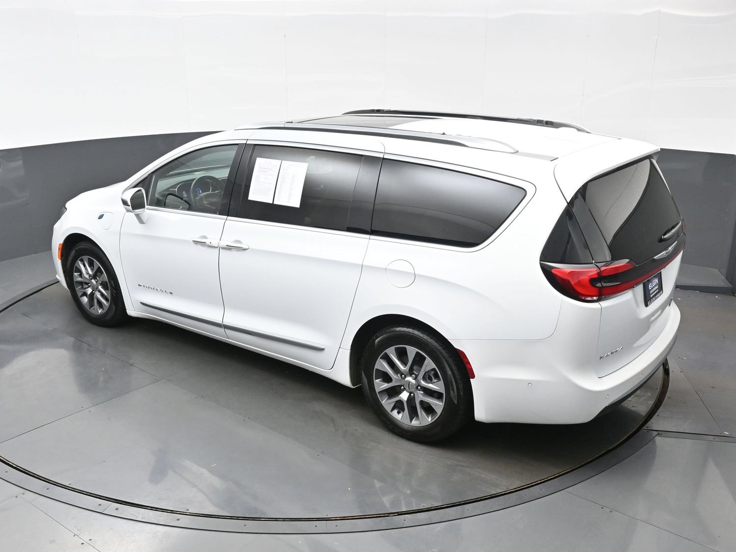Used 2022 Chrysler Pacifica Pinnacle FWD image 36