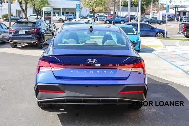 Certified 2025 Hyundai Elantra Sport FWD image 6