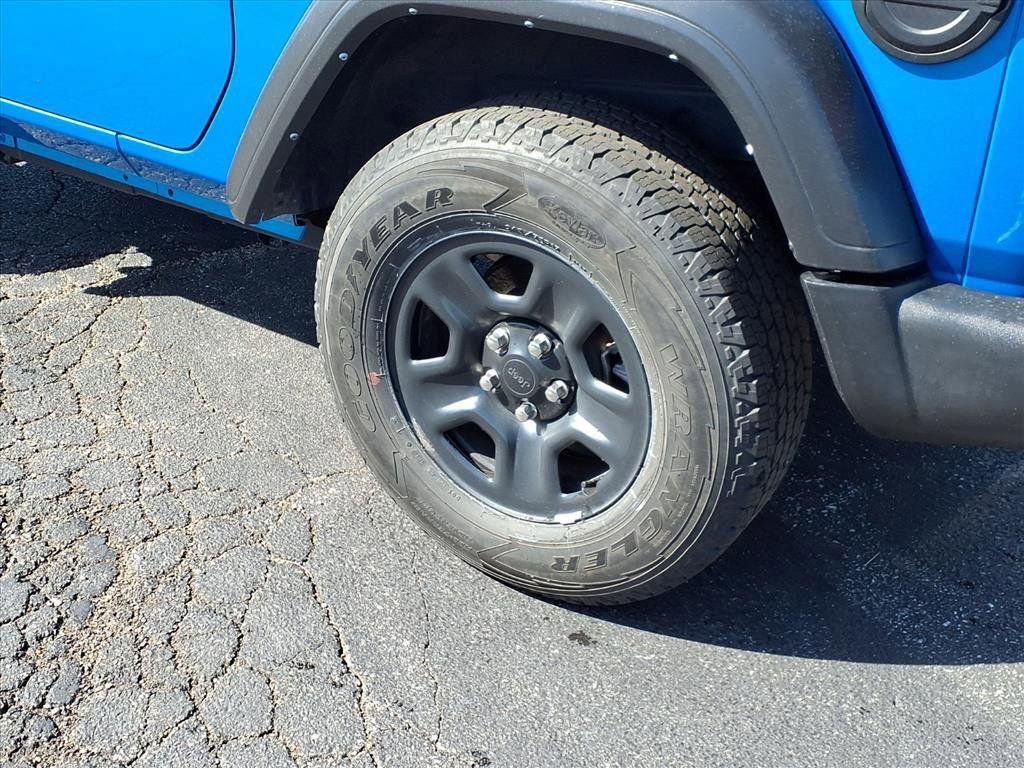 Used 2022 Jeep Wrangler Sport AWD/4WD image 22