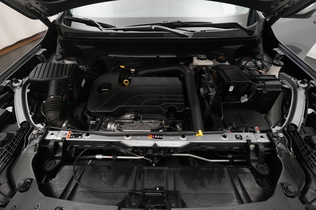 Used 2024 GMC Terrain SLE image 3