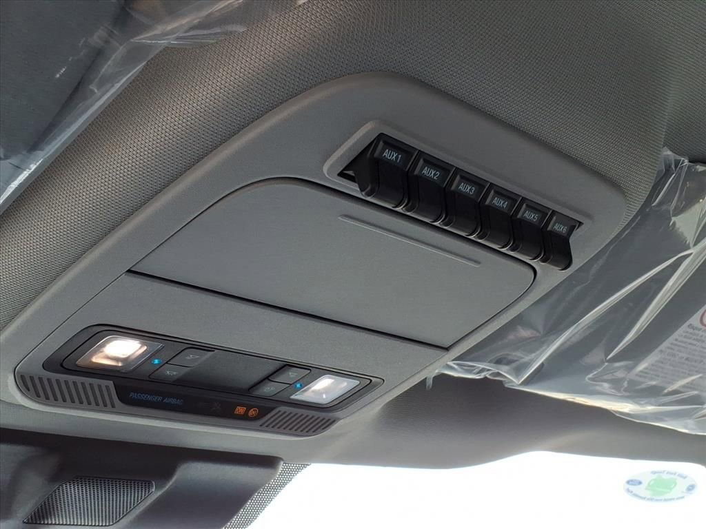 New 2025 Ford F550 4x4 Regular Cab Super Duty image 21