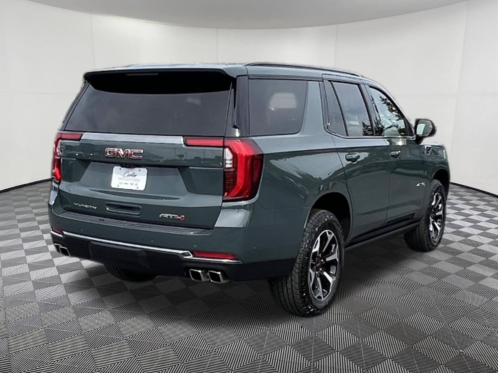 Used 2025 GMC Yukon AT4 w/ AT4 Premium Package AWD/4WD image 6