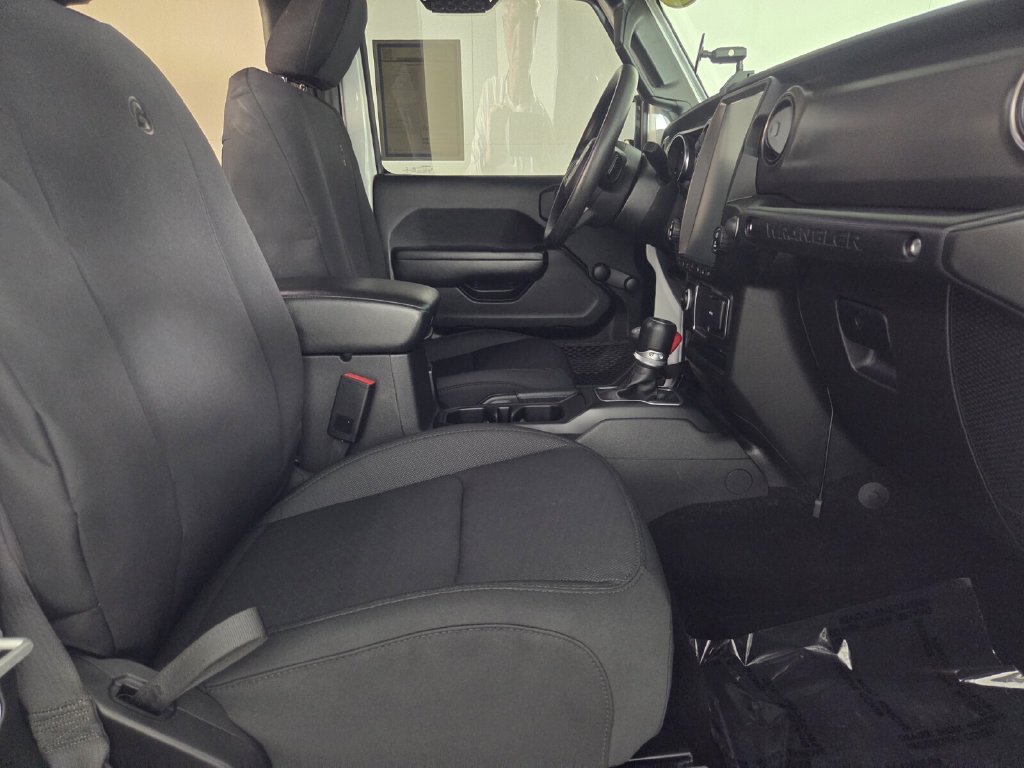 Used 2022 Jeep Wrangler Sport AWD/4WD image 31