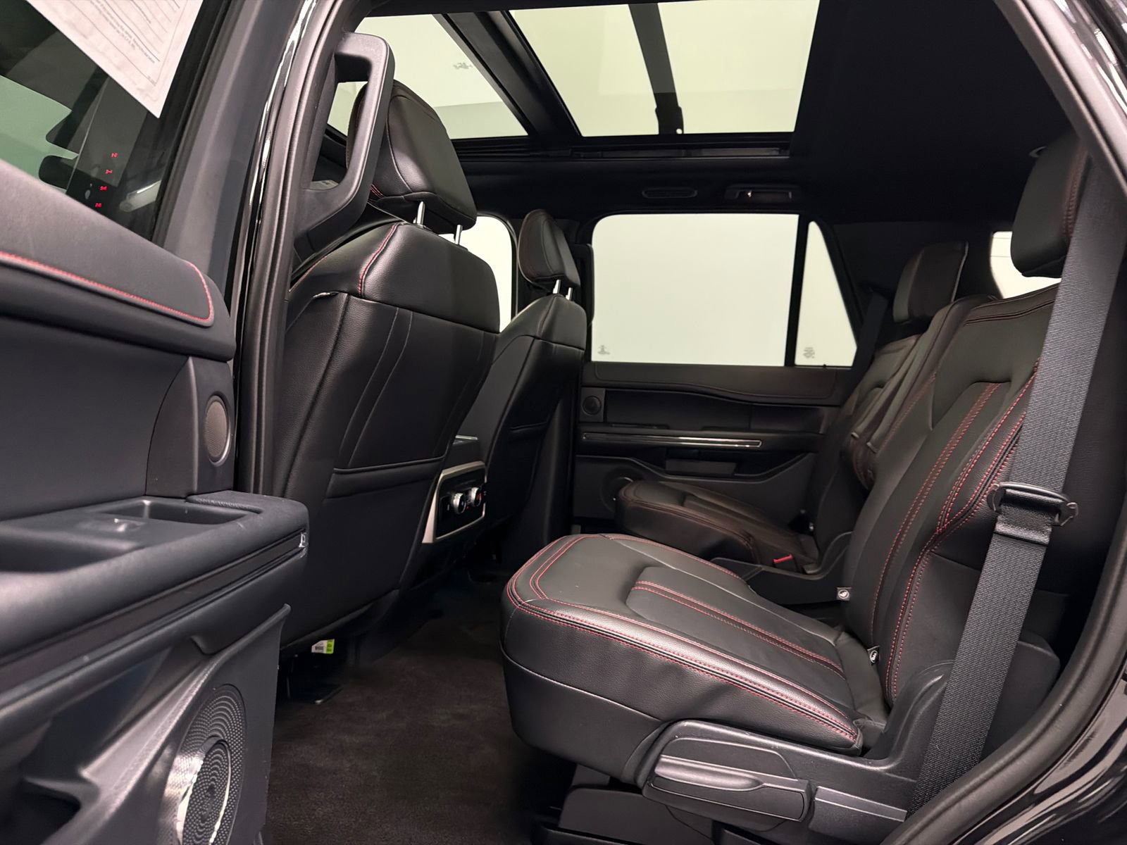Used 2023 Ford Expedition Limited image 20