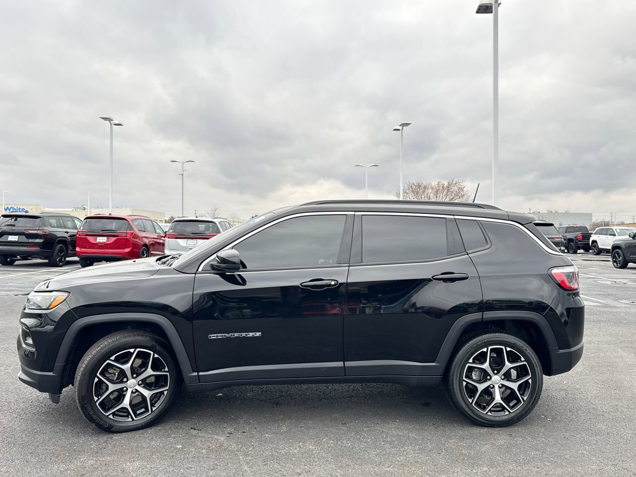 Used 2024 Jeep Compass Limited image 6