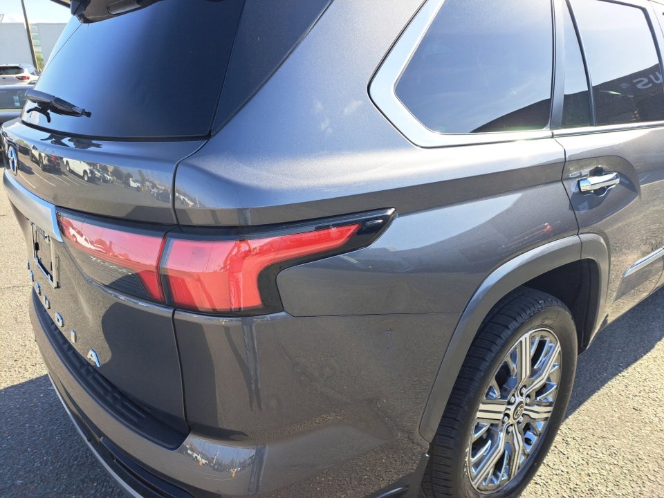 Used 2024 Toyota Sequoia Capstone image 23