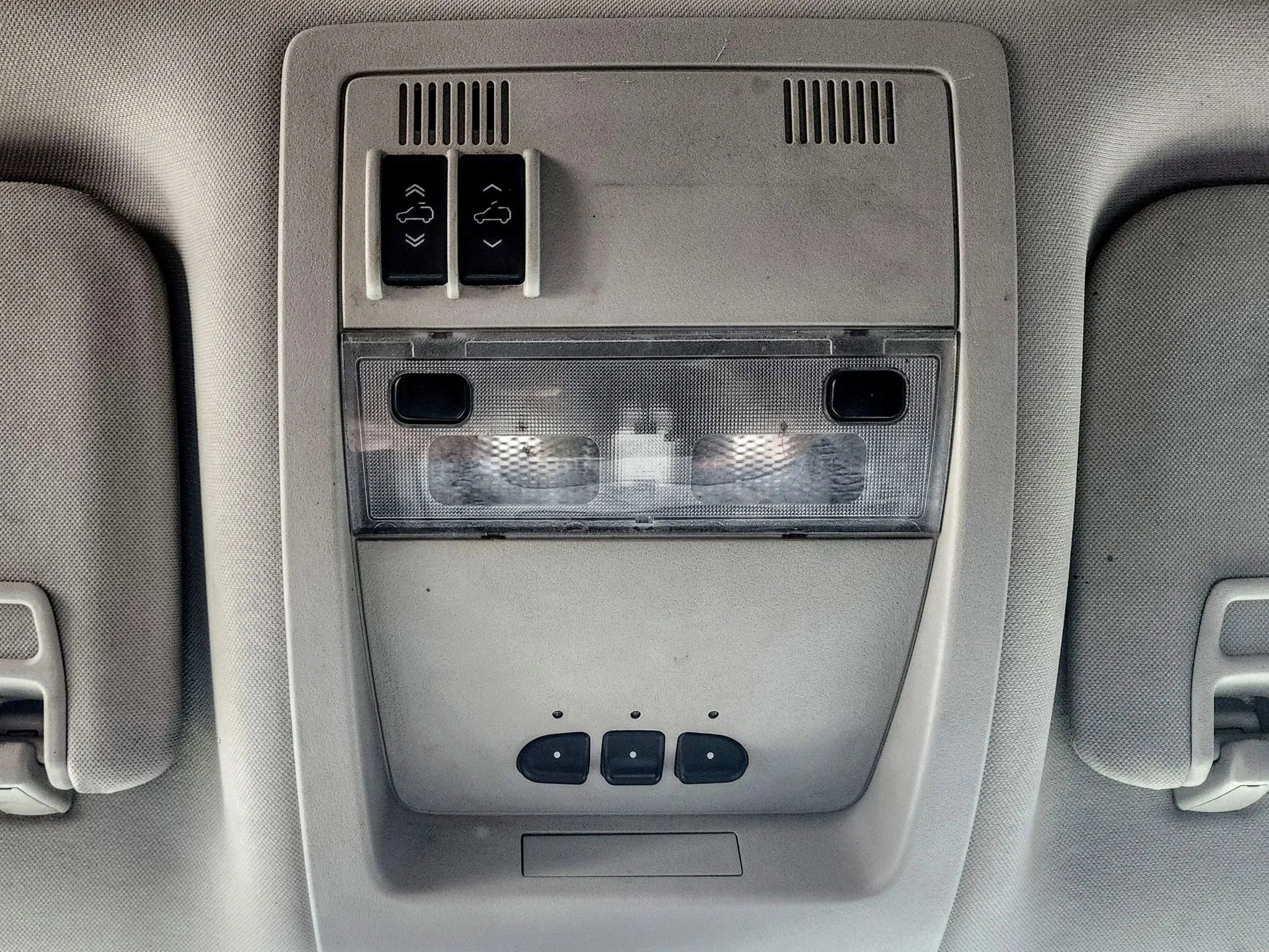 Used 2010 Chevrolet Silverado 2500 LTZ AWD/4WD image 30