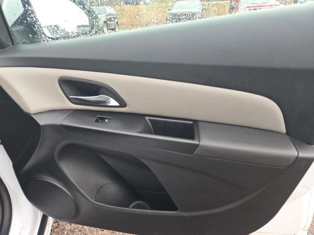 Used 2014 Chevrolet Cruze LT image 30