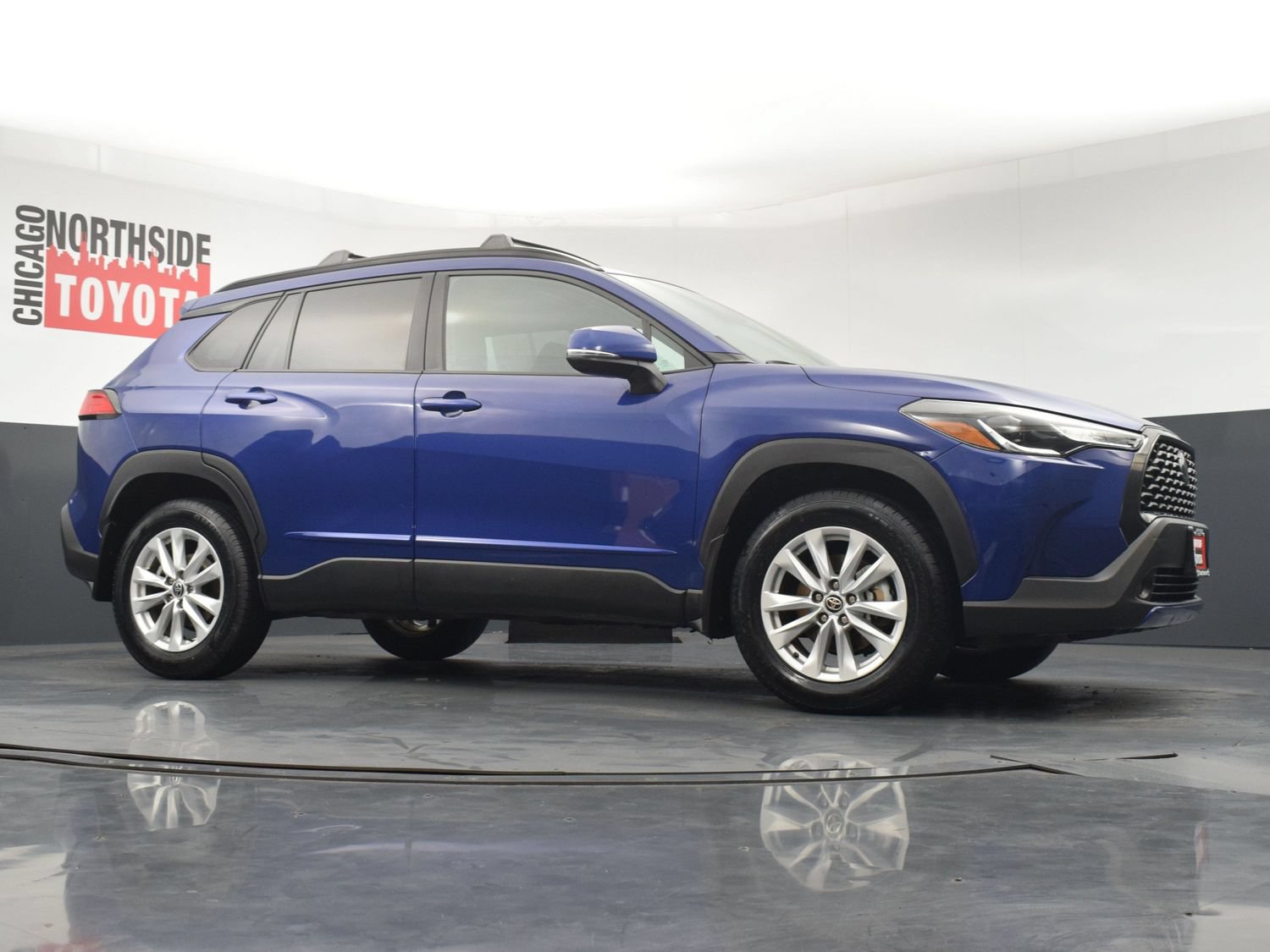 Used 2022 Toyota Corolla Cross LE w/ Moonroof Package AWD/4WD image 31
