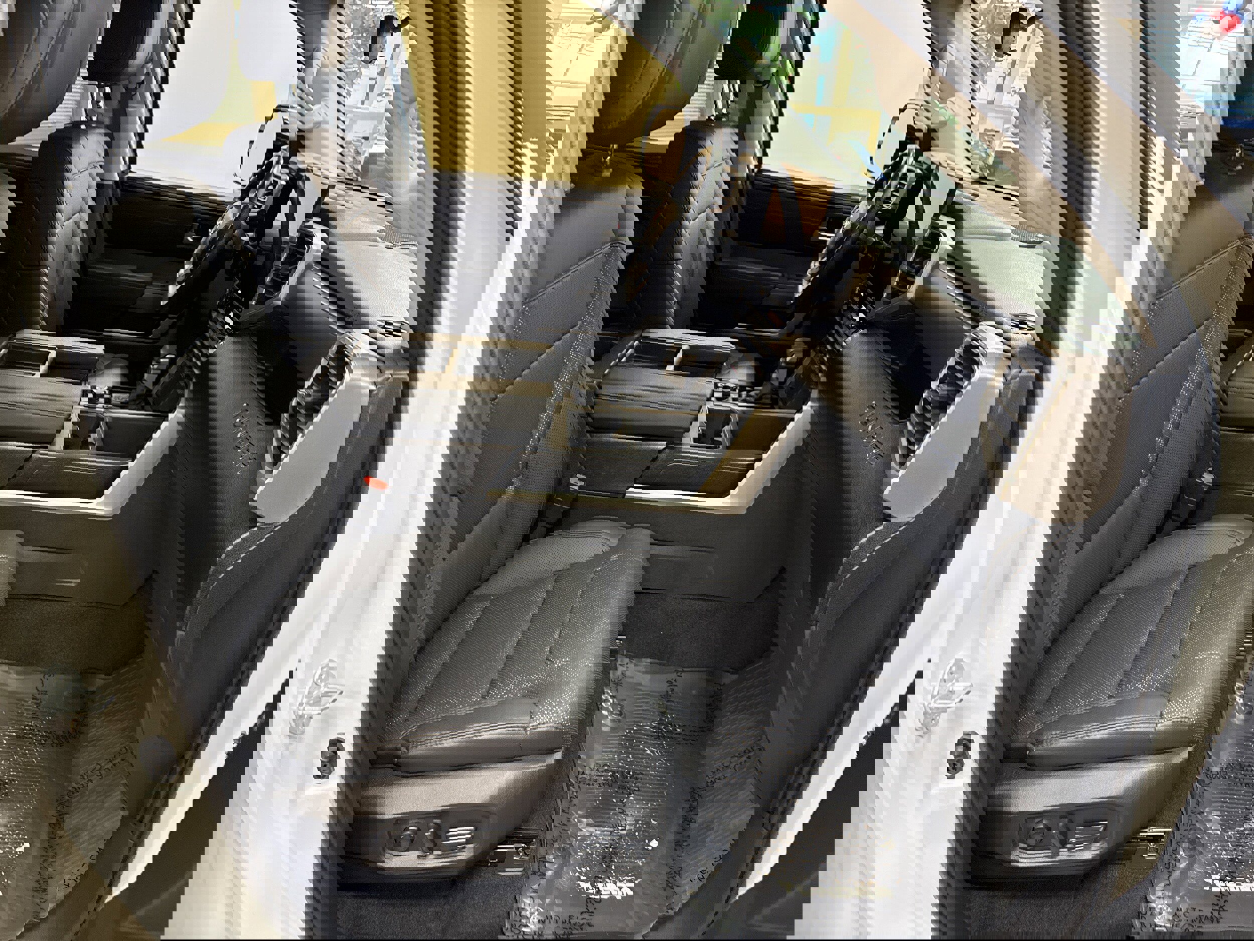 Used 2022 Toyota Tundra SR5 w/ SR5 Premium Package image 15