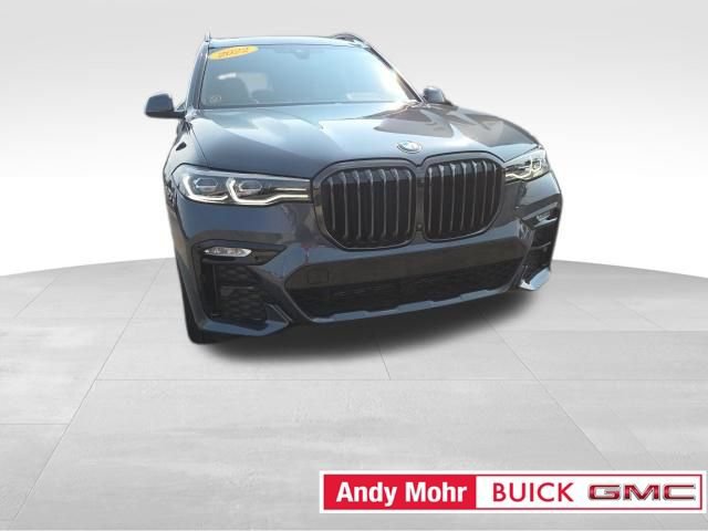 Used 2022 BMW X7 xDrive40i w/ M Sport Package AWD/4WD image 4