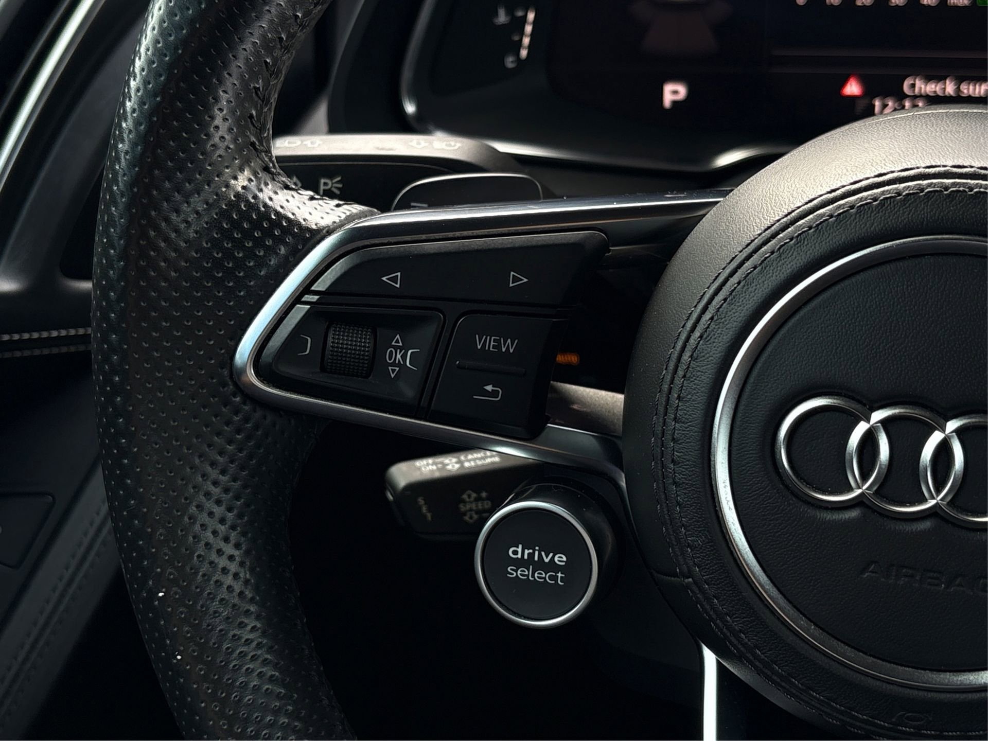 Used 2017 Audi R8 V10 w/ Carbon Exterior Package image 23