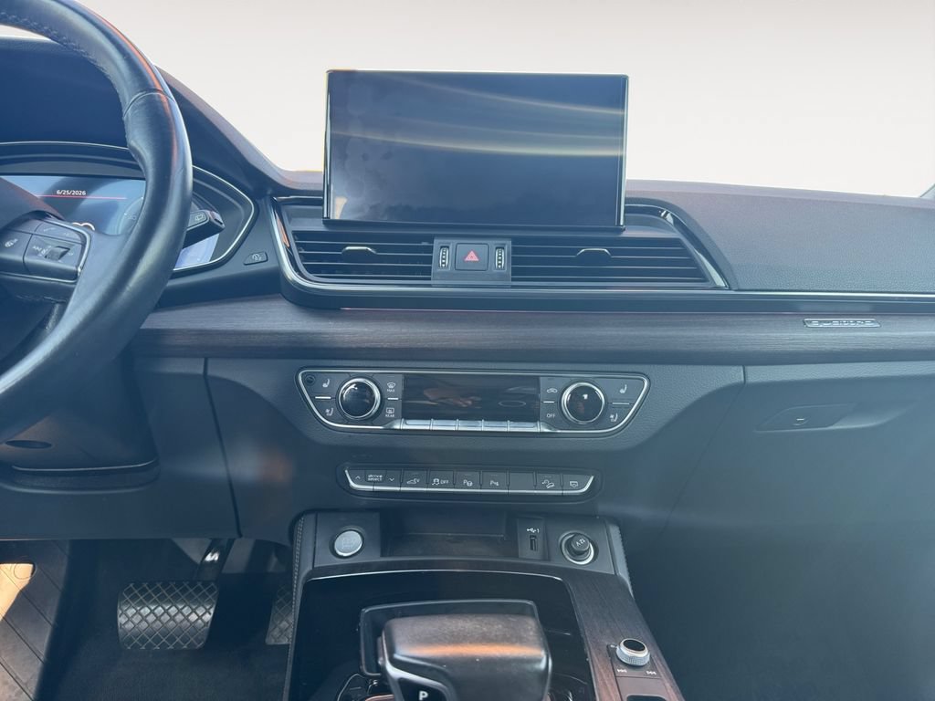 Used 2021 Audi Q5 e Prestige AWD/4WD image 11