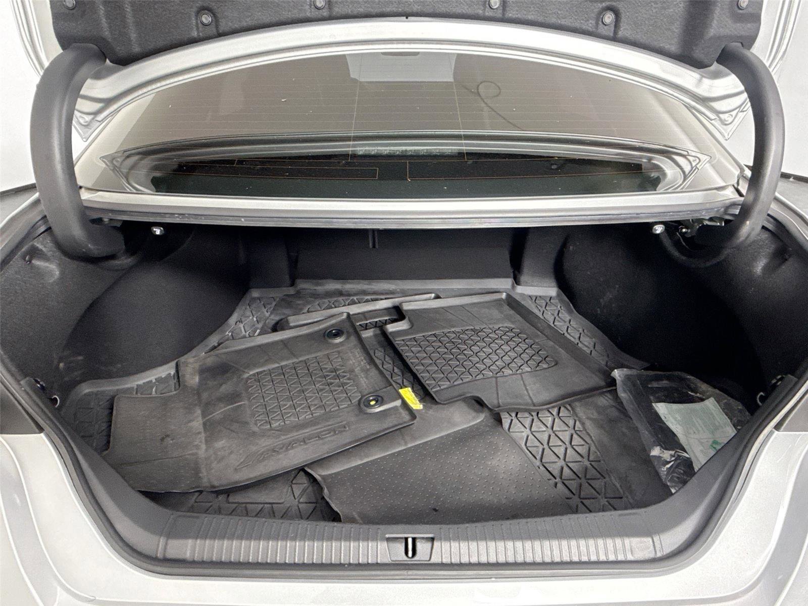 Certified 2022 Toyota Avalon Touring w/ Advanced Safety Package image 43