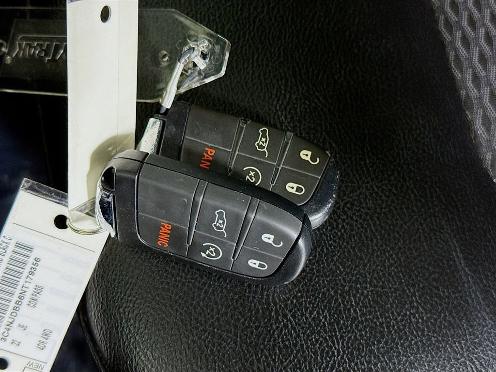 Used 2022 Jeep Compass Latitude w/ Convenience Group image 31