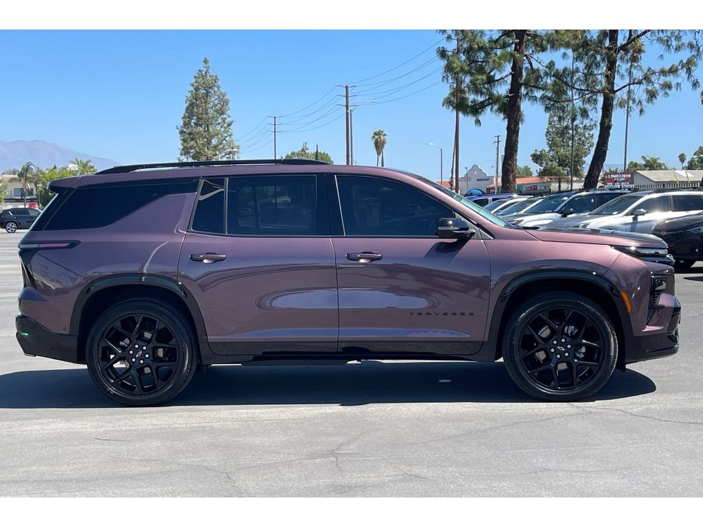 Used 2026 Chevrolet Traverse RS w/ LPO, Cargo Package FWD image 8