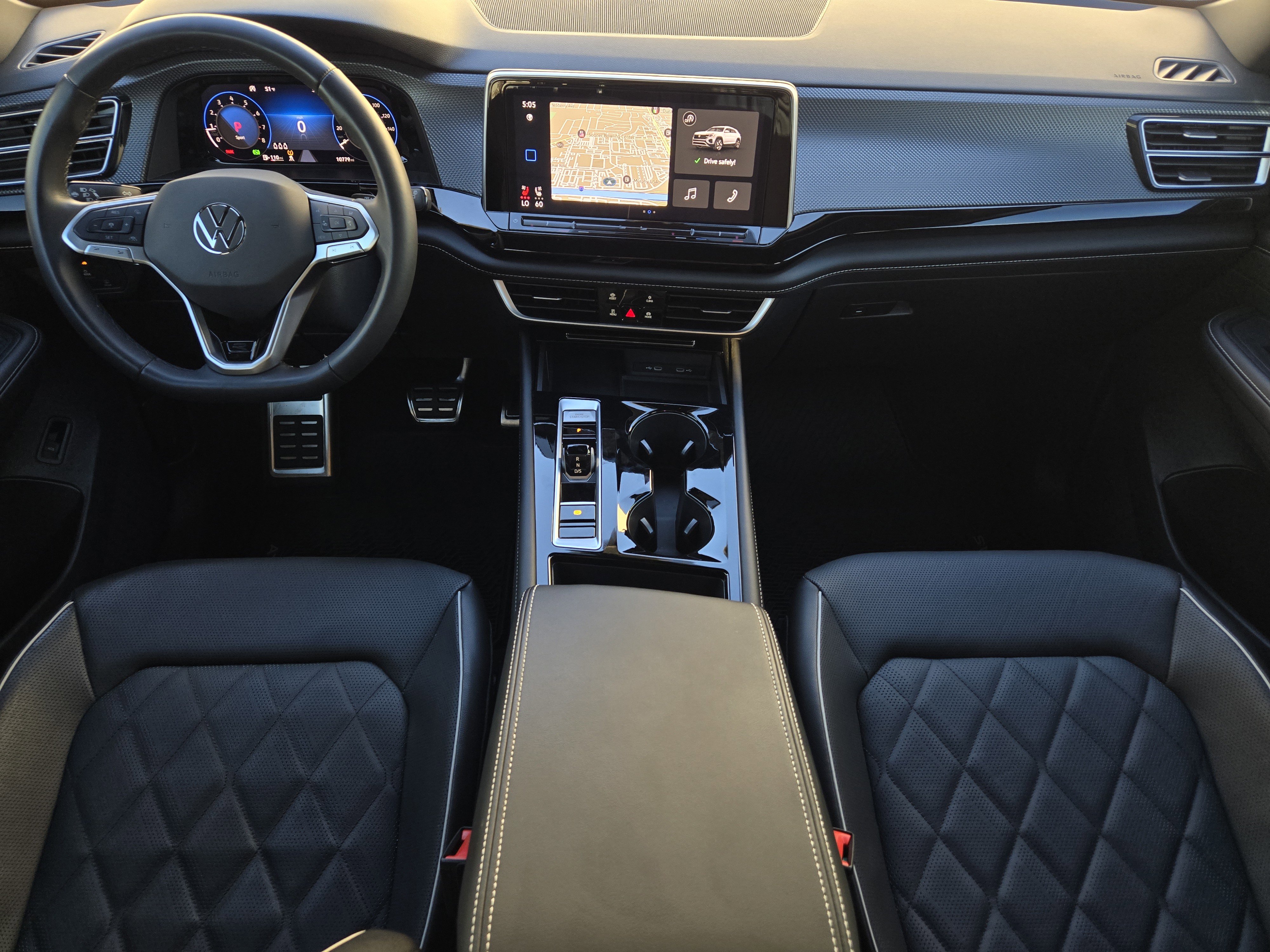 Used 2024 Volkswagen Atlas Cross Sport SEL Premium R-Line image 29