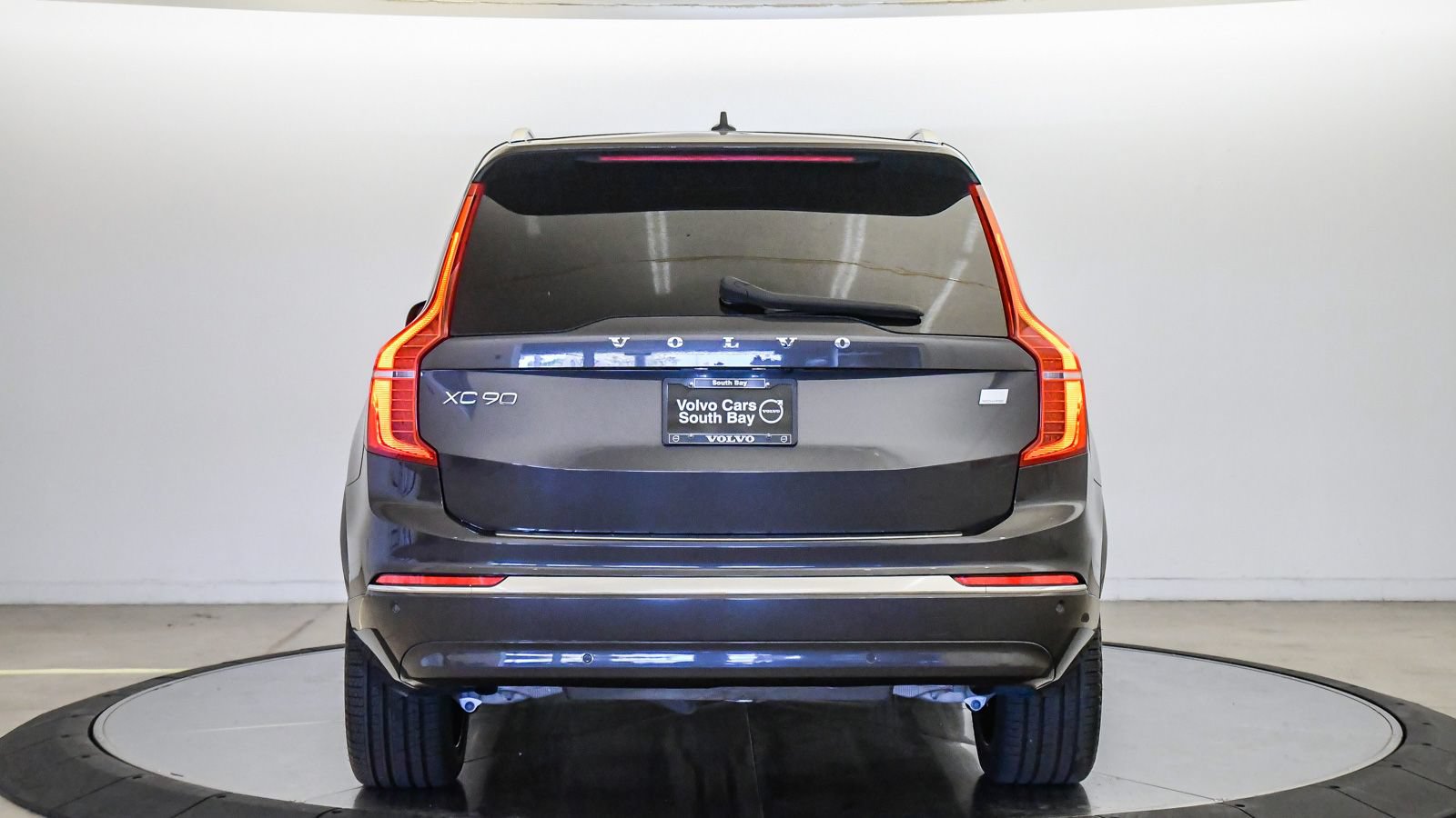 Certified 2023 Volvo XC90 T8 Core w/ Protection Package Premier AWD/4WD image 3