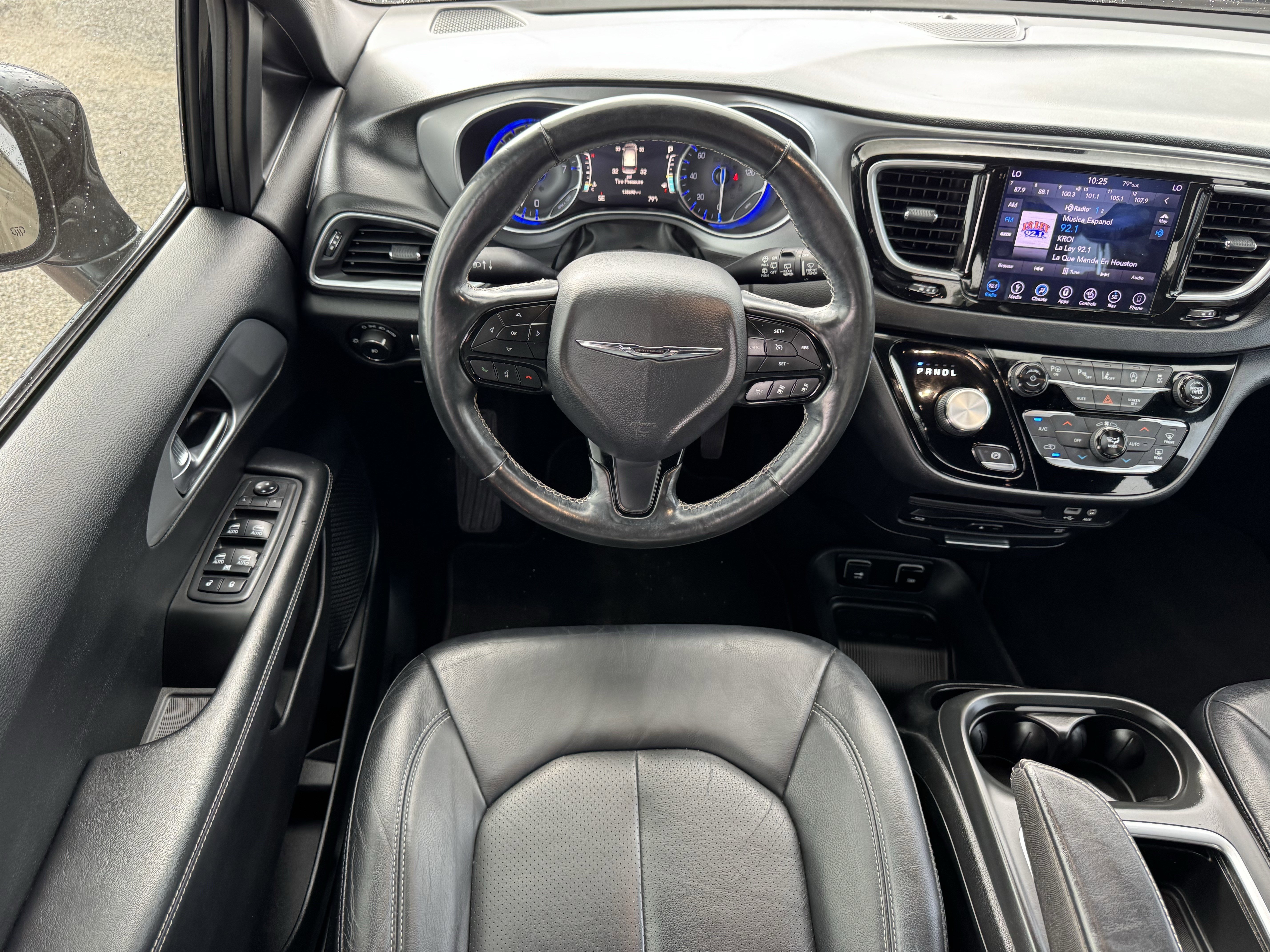 Used 2019 Chrysler Pacifica Touring-L Plus w/ Advanced Safetytec Group FWD image 14