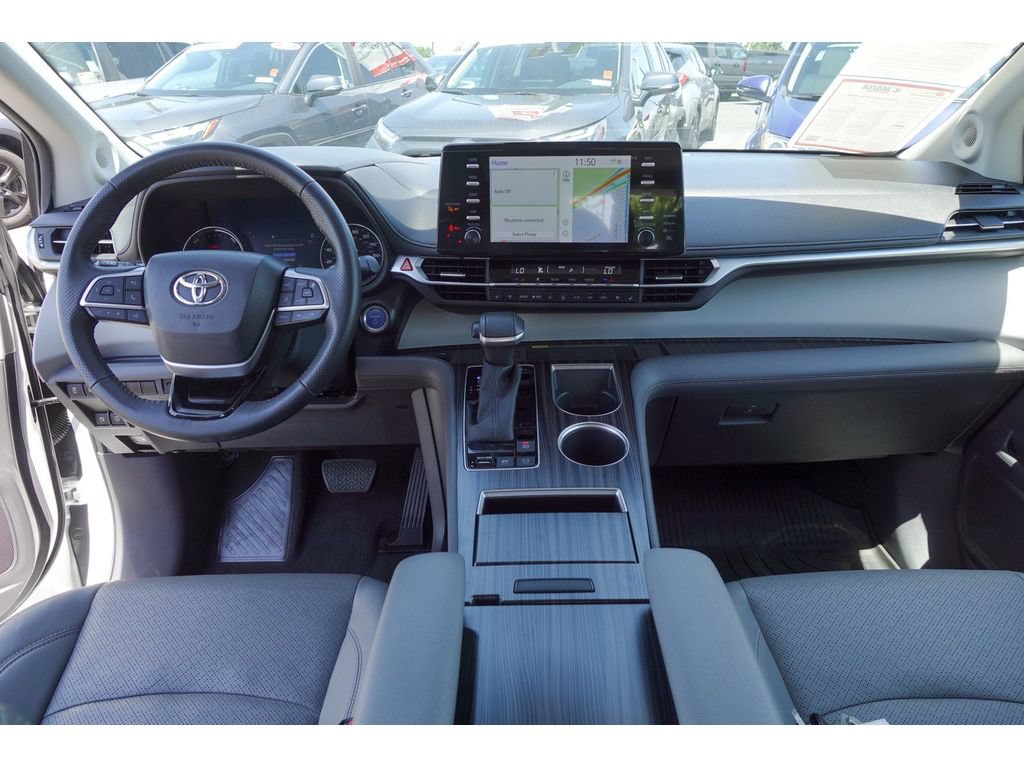 Certified 2023 Toyota Sienna Limited AWD/4WD image 27