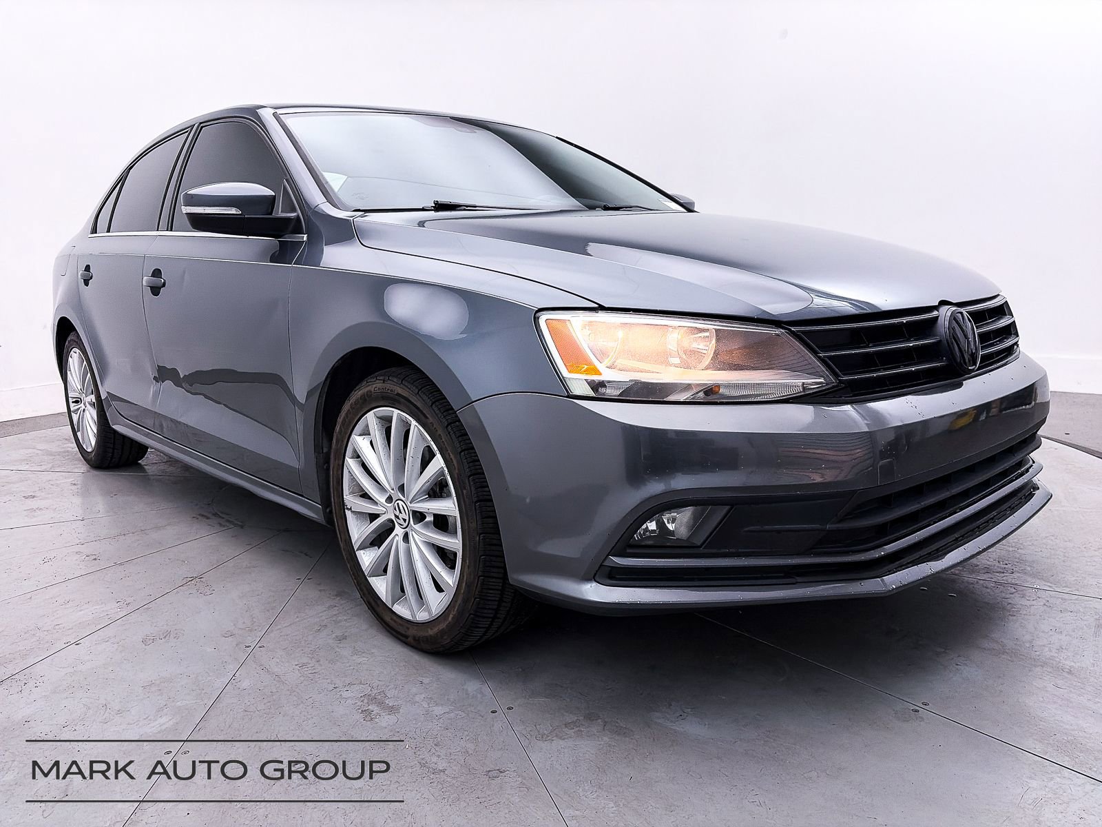 Used 2016 Volkswagen Jetta SEL FWD image 1