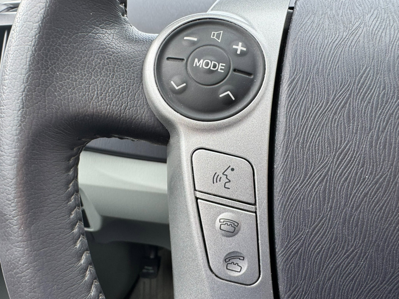 Used 2010 Toyota Prius Three image 13