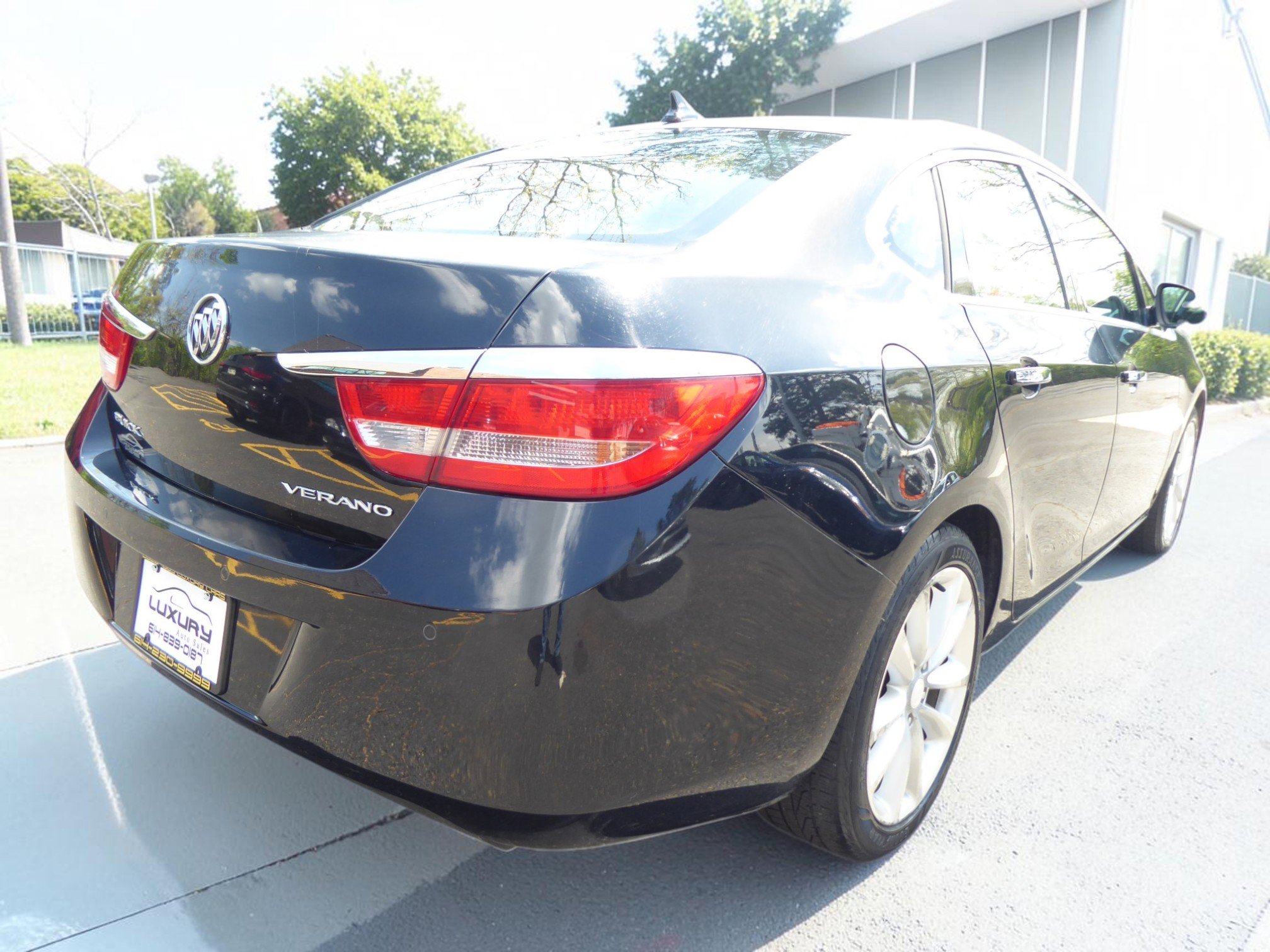 Used 2012 Buick Verano Leather FWD image 10