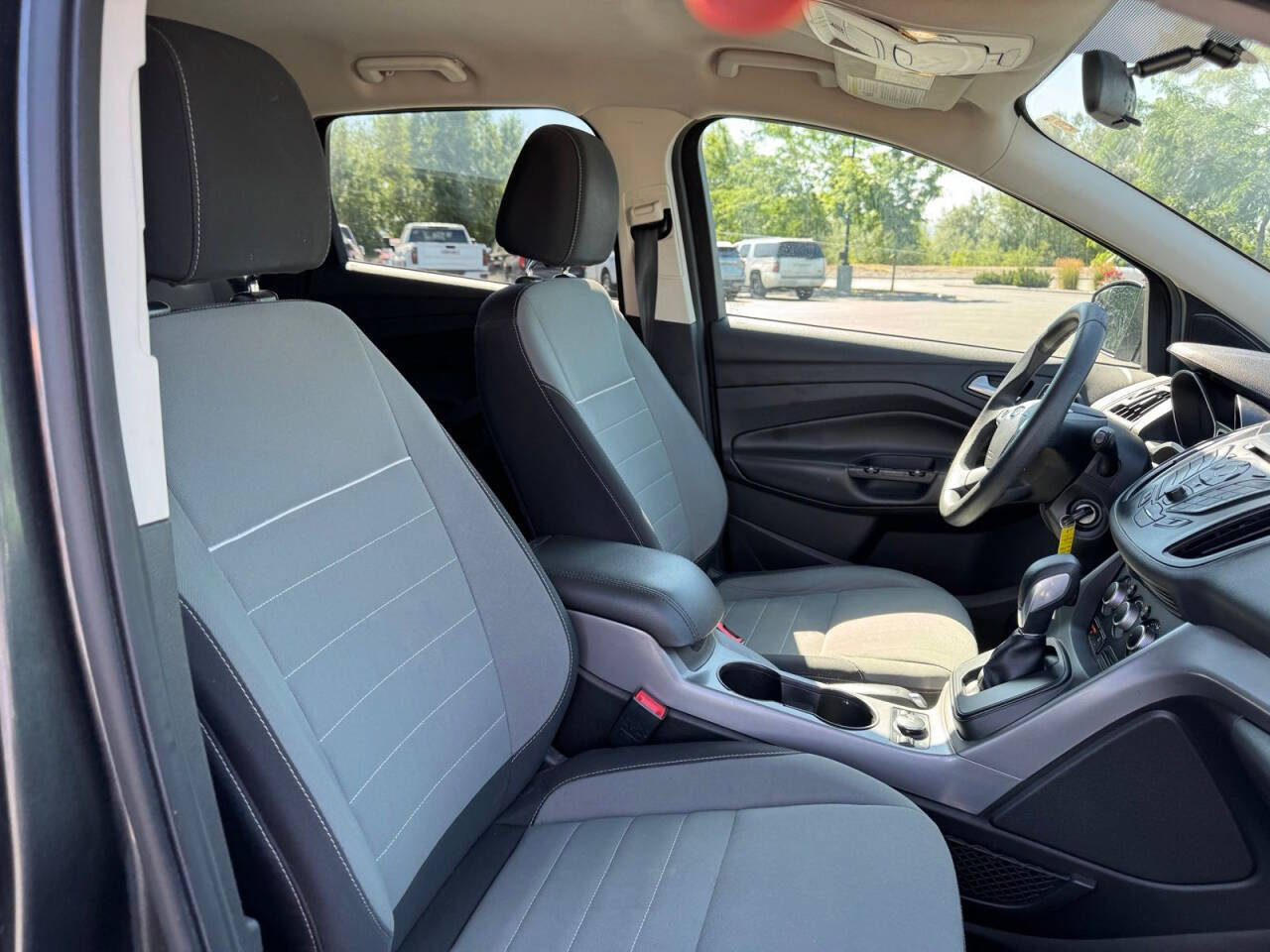 Used 2015 Ford Escape SE AWD/4WD image 16